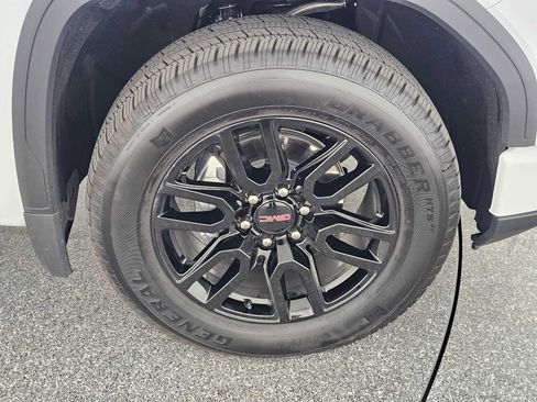 Used 2025 GMC Sierra 1500 Elevation w/ Preferred Package AWD/4WD image 40