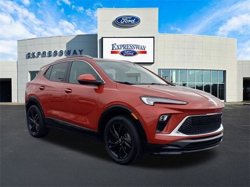 Used 2024 Buick Encore GX Sport Touring w/ Comfort Package image 4