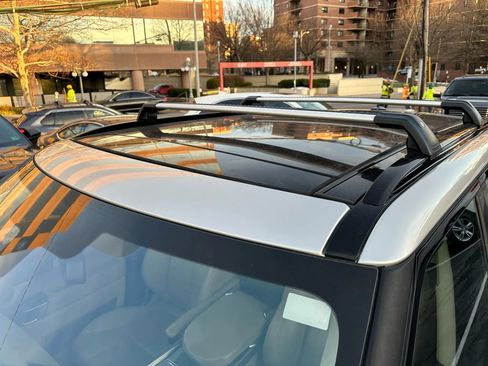 Used 2016 Land Rover Range Rover Sport HSE image 24