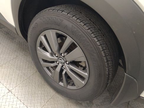 Used 2022 Nissan Pathfinder SV w/ SV Premium Package image 31