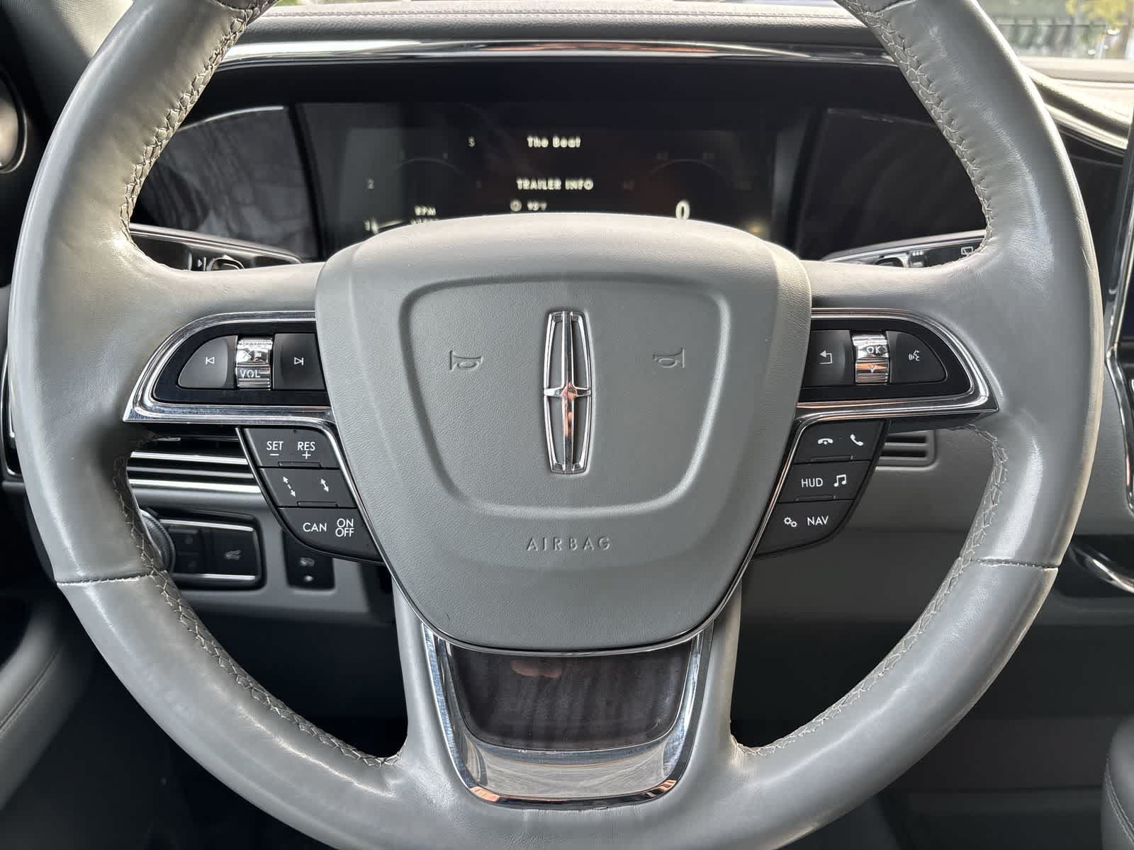 Used 2018 Lincoln Navigator Reserve w/ Technology Package AWD/4WD image 14