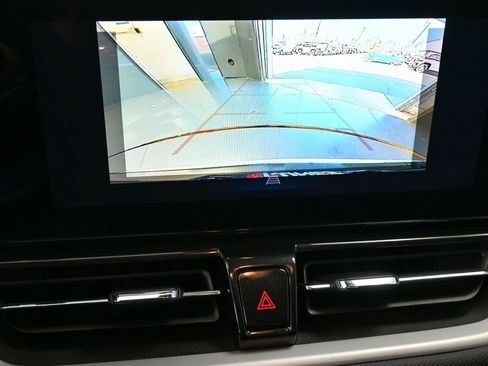 Used 2025 Chevrolet TrailBlazer LT AWD/4WD image 35