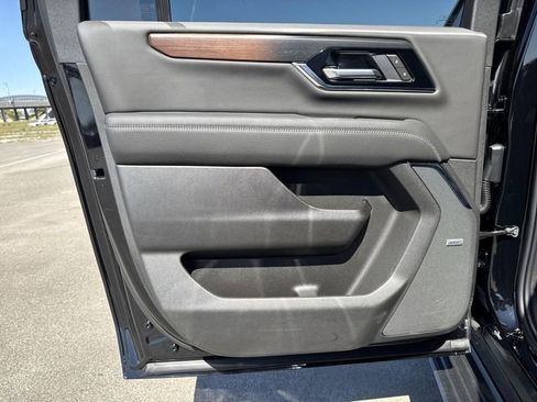 New 2026 GMC Yukon XL Denali w/ Denali Reserve Package image 23