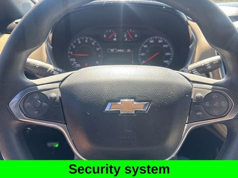 Used 2022 Chevrolet Traverse LS image 9