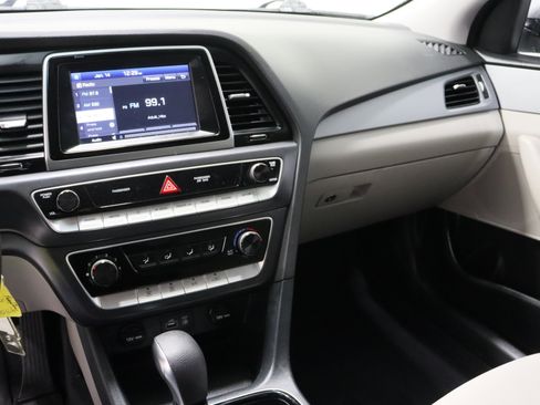 Used 2018 Hyundai Sonata SE image 15