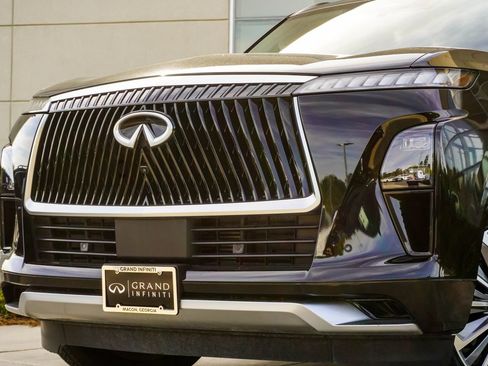 Certified 2025 INFINITI QX80 Sensory AWD/4WD image 2