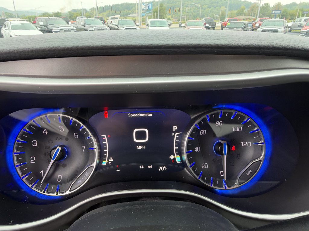 New 2027 Chrysler Pacifica Select FWD image 12