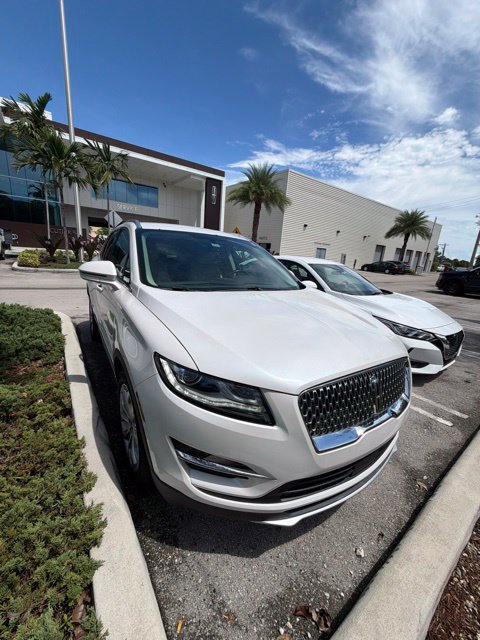 Used 2019 Lincoln MKC Select w/ Select Plus Package FWD image 2