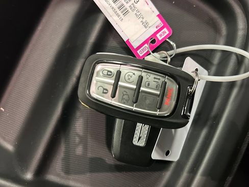 New 2027 Chrysler Pacifica Select FWD image 20