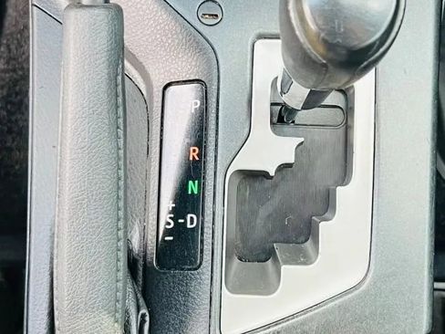 Used 2018 Toyota RAV4 XLE w/ Plus Extra Value Package image 18