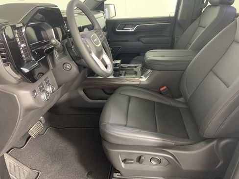 Used 2025 GMC Sierra 1500 SLT w/ SLT Premium Plus Package image 18