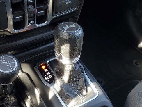 Used 2024 Jeep Wrangler Sport S image 30