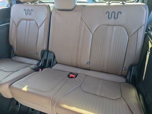 Used 2024 Ford Expedition King Ranch image 11