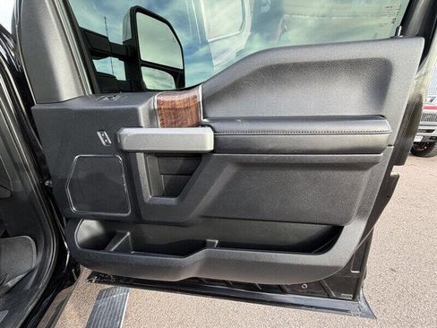 Used 2017 Ford F350 Platinum w/ Platinum Ultimate Package image 30