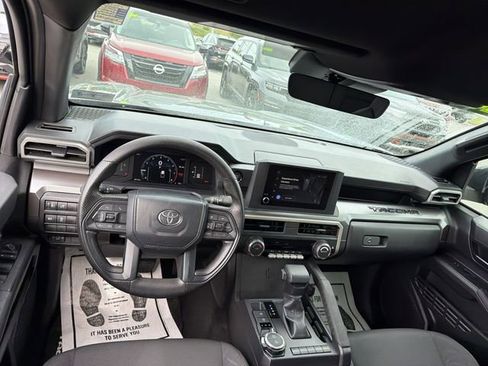 Used 2024 Toyota Tacoma SR5 AWD/4WD image 13
