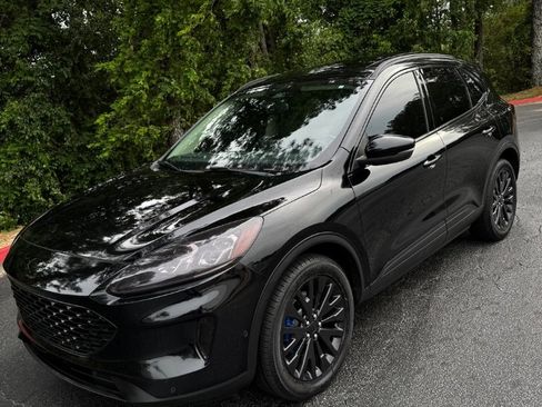 Used 2020 Ford Escape Titanium AWD/4WD image 19