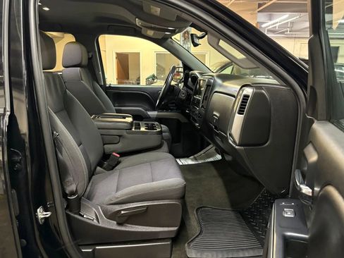 Used 2018 Chevrolet Silverado 1500 LT w/ Midnight Edition AWD/4WD image 18
