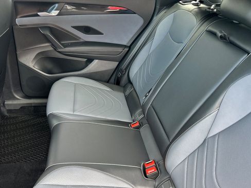 New 2026 Volkswagen Tiguan SE R-Line image 10