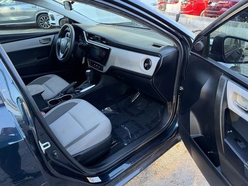 Used 2018 Toyota Corolla LE image 28