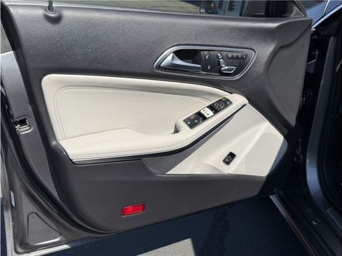 Used 2018 Mercedes-Benz CLA 250 image 10