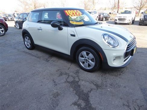 Used 2016 MINI Cooper 2-Door Hardtop image 5