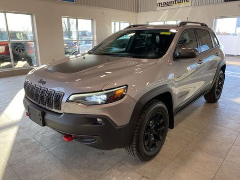 Used 2020 Jeep Cherokee Trailhawk w/ Comfort & Convenience Group image 1