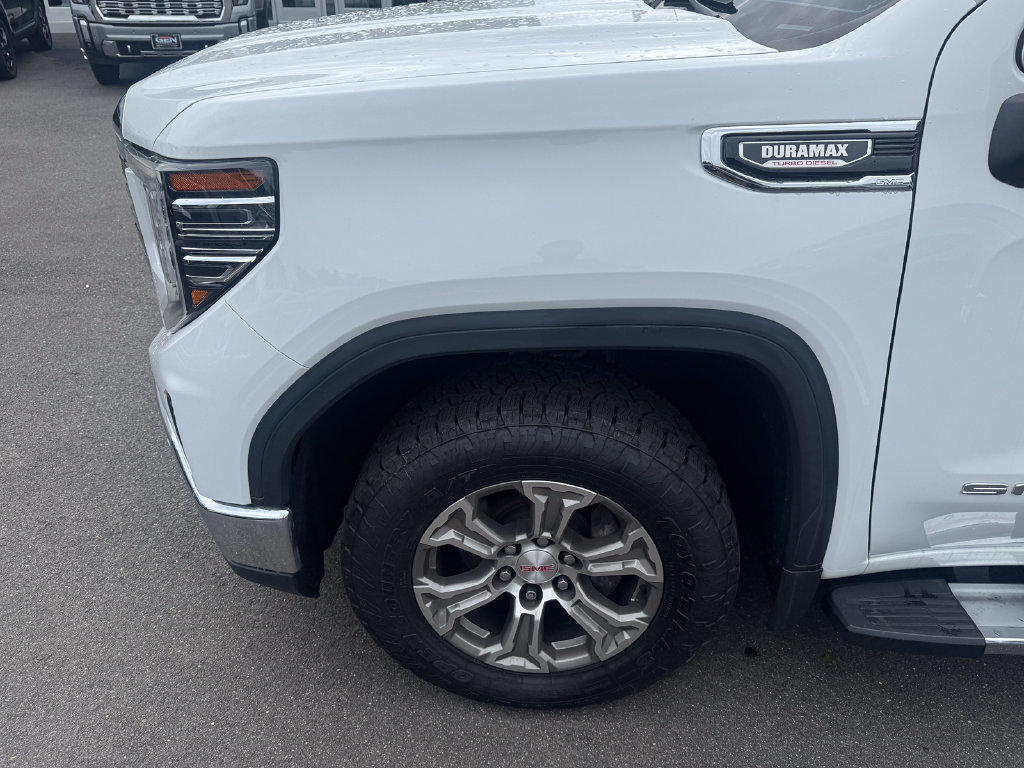 Used 2022 GMC Sierra 1500 SLT w/ SLT Convenience Package AWD/4WD image 9