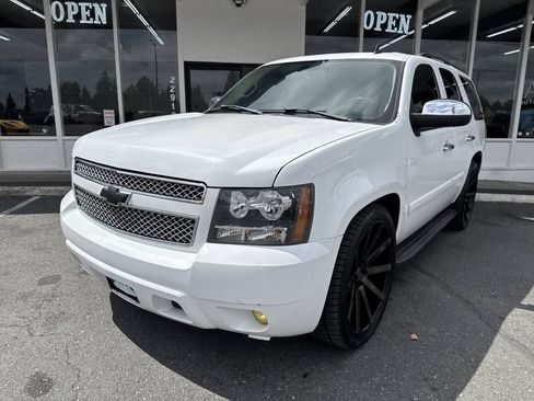 Used 2008 Chevrolet Tahoe LTZ w/ LTZ Preferred Equipment Group AWD/4WD image 1