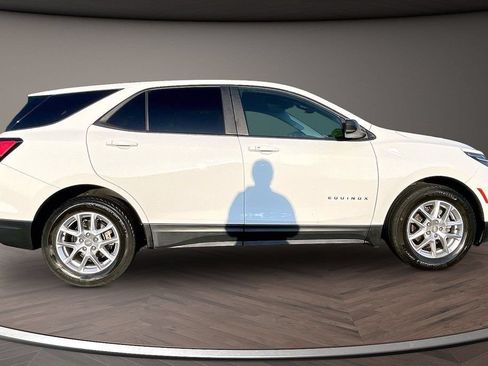 Used 2022 Chevrolet Equinox LS w/ LS Convenience Package FWD image 10