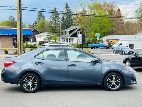 Used 2017 Toyota Corolla LE w/ LE Premium Package w/Moonroof FWD image 8
