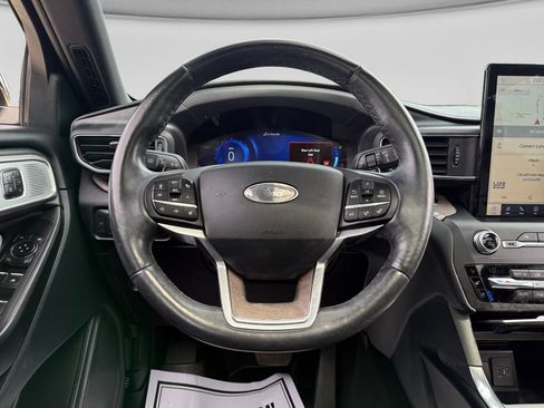 Used 2020 Ford Explorer Platinum w/ Premium Technology Package AWD/4WD image 14