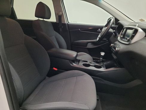 Used 2020 Kia Sorento S FWD image 21