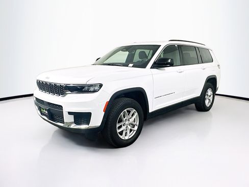 Used 2025 Jeep Grand Cherokee L Laredo image 3
