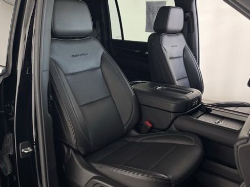 Used 2022 GMC Yukon XL Denali image 48