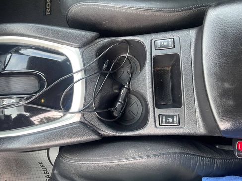 Used 2014 Nissan Rogue SL w/ SL Premium Package AWD/4WD image 18