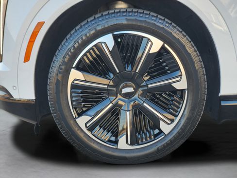 Used 2025 Cadillac Escalade IQ Sport 1 w/ Smart Trailering package AWD/4WD image 9