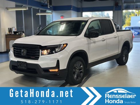 Used 2023 Honda Ridgeline Sport image 1