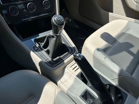 Used 2019 Volkswagen Golf Alltrack S AWD/4WD image 18