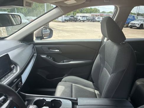 Used 2025 Nissan Rogue SV FWD image 16