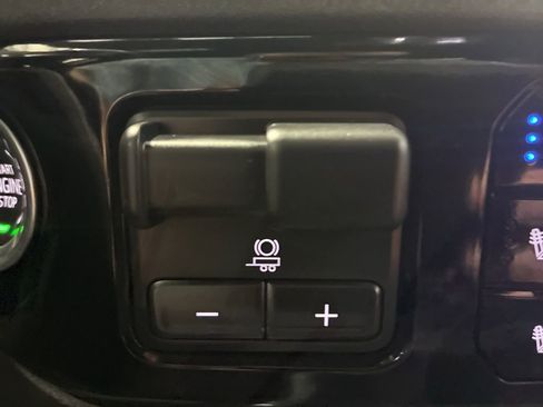 Used 2025 Chevrolet Silverado 2500 High Country image 33