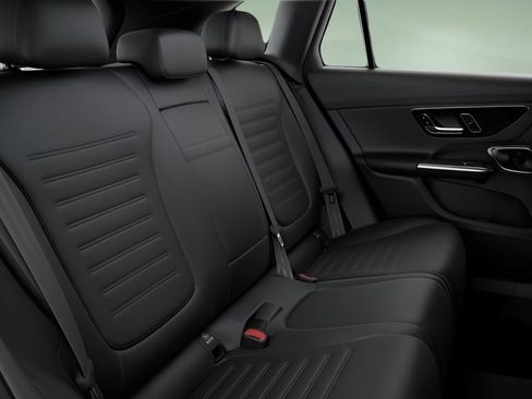 Used 2026 Mercedes-Benz GLC 300 image 40