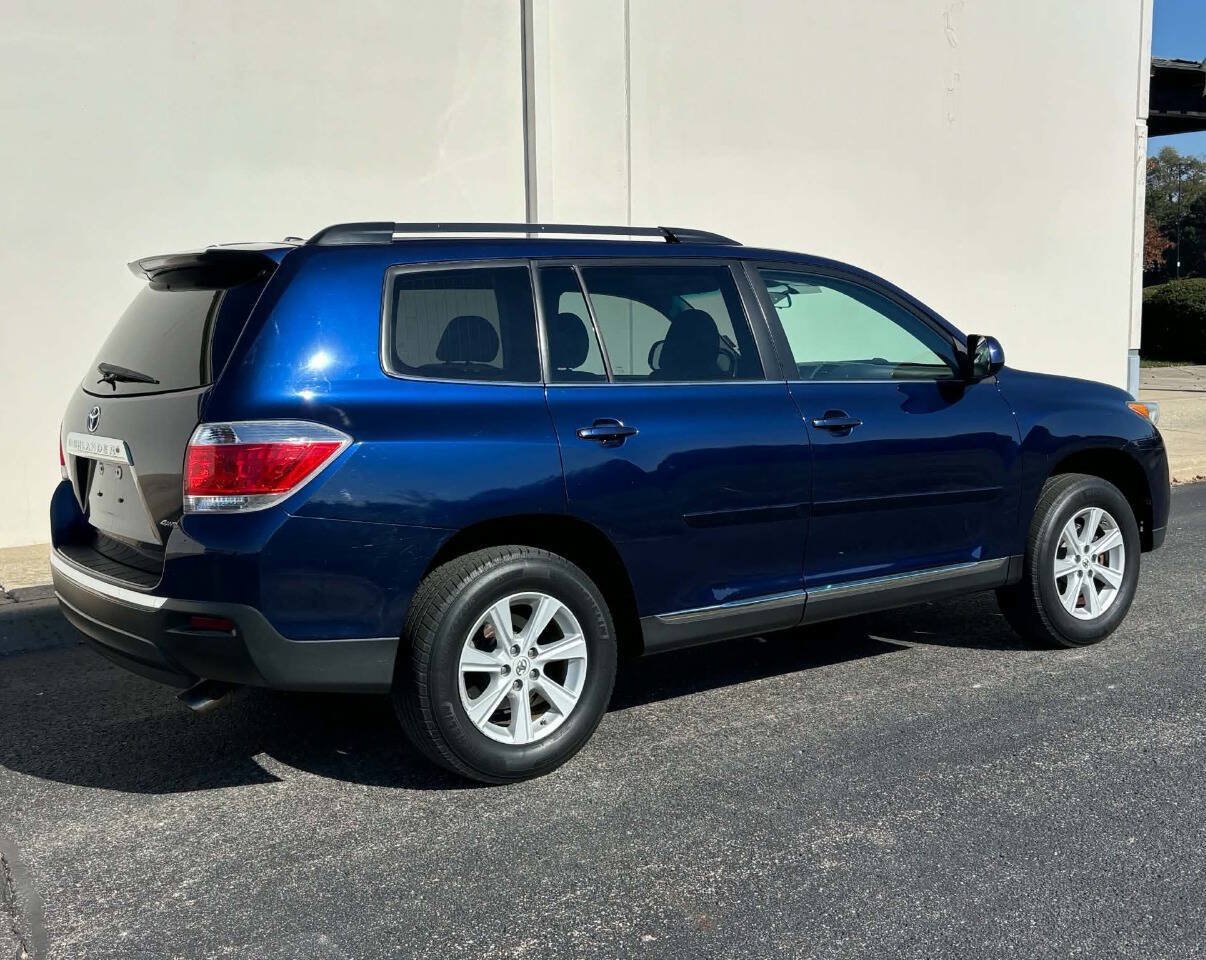 Used 2012 Toyota Highlander 4WD w/ Tech Pkg image 6