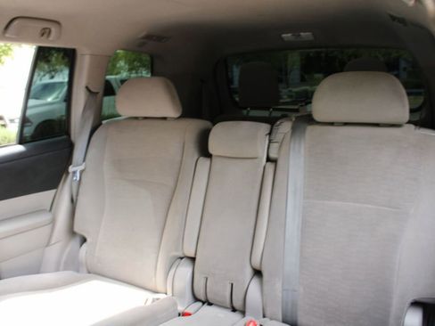 Used 2011 Toyota Highlander 2WD w/ Tech Pkg image 27