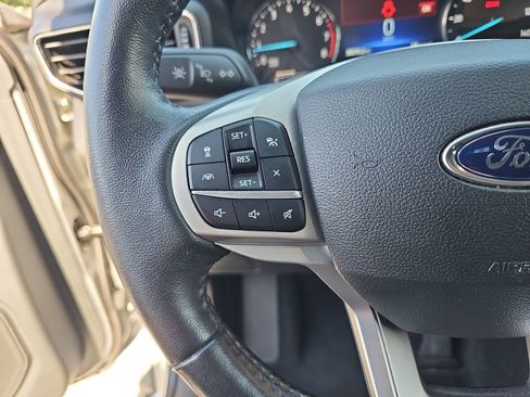 Used 2023 Ford Explorer XLT w/ Equipment Group 202A AWD/4WD image 19
