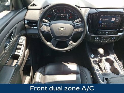 Used 2023 Chevrolet Traverse LT AWD/4WD image 3