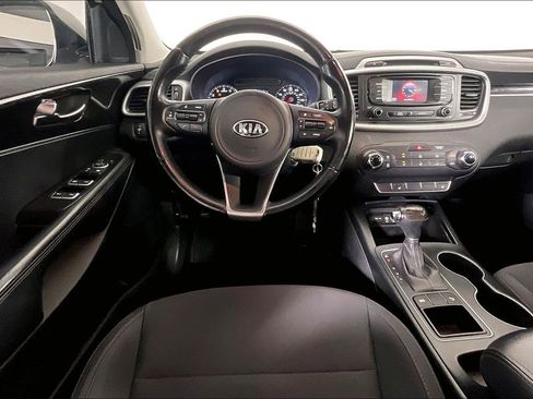 Used 2016 Kia Sorento FWD w/ LX Convenience Package image 6