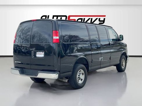 Used 2024 Chevrolet Express 2500 w/ Driver Convenience Package image 7
