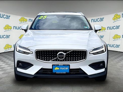 Used 2025 Volvo V60 B5 Cross Country Plus w/ Protection Package Premier AWD/4WD image 2