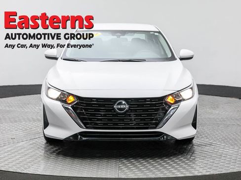 Used 2024 Nissan Sentra SV image 3