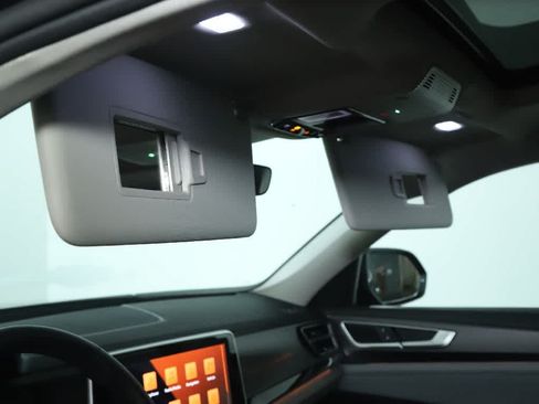 Certified 2024 Volkswagen Atlas Peak Edition SE AWD/4WD image 20